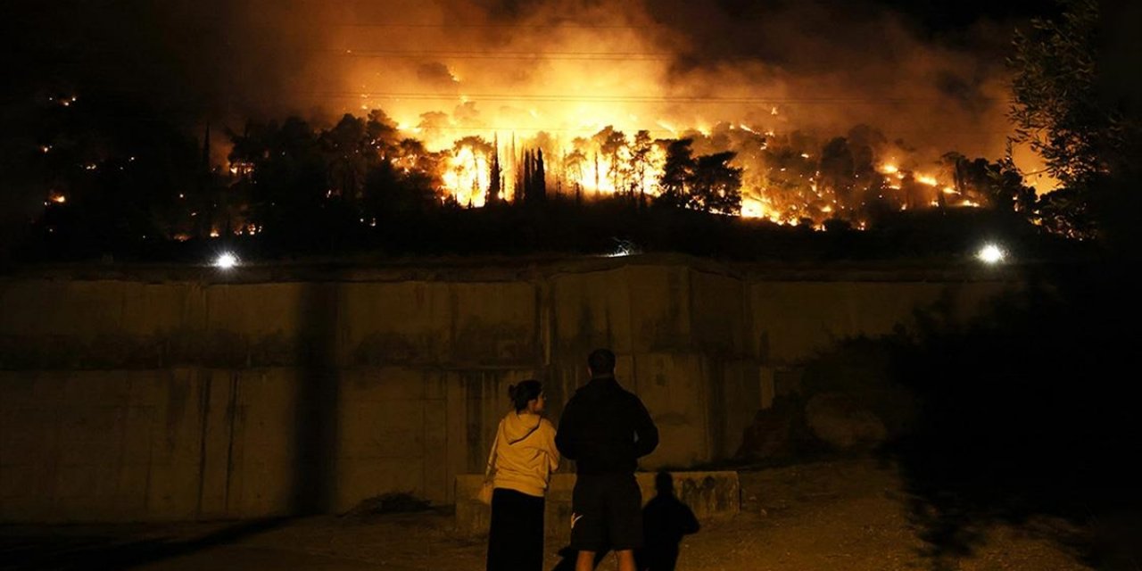 Yunanistan'ın Mora Yarımadası'nda Yangın Nedeniyle Köylerin Tahliyesi İstendi