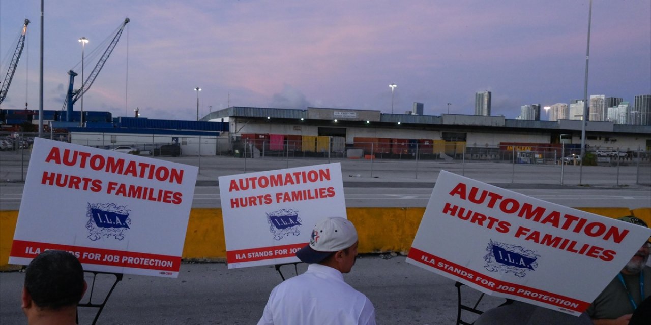 Beyaz Saray, ABD'nin Doğu Yakasındaki Limanlarda Çalışan İşçilerin Grevini Yakından İzliyor