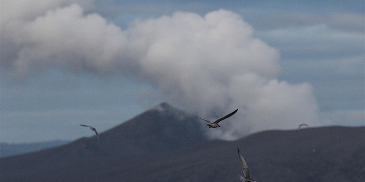 Filipinler'de Taal Yanardağı'nda Patlamalar Devam Ediyor