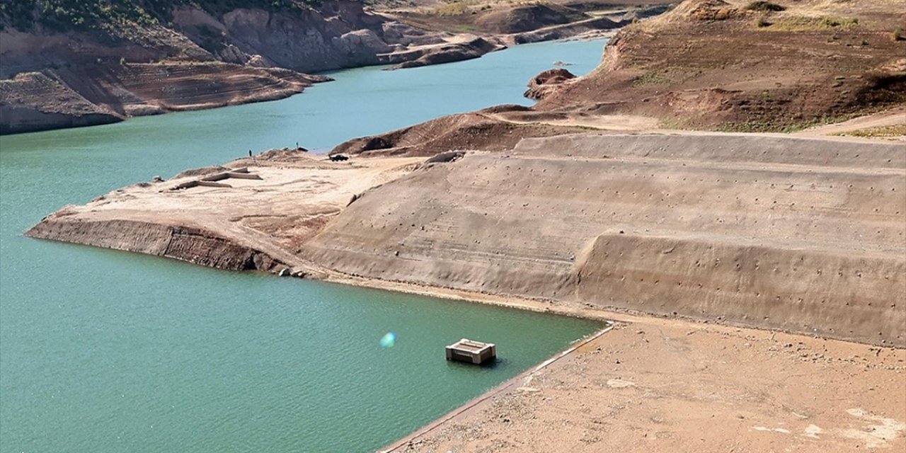 Denizli'de Su Seviyesi Düşen Akbaş Barajı'ndan İçme Suyu Alımı Durduruldu