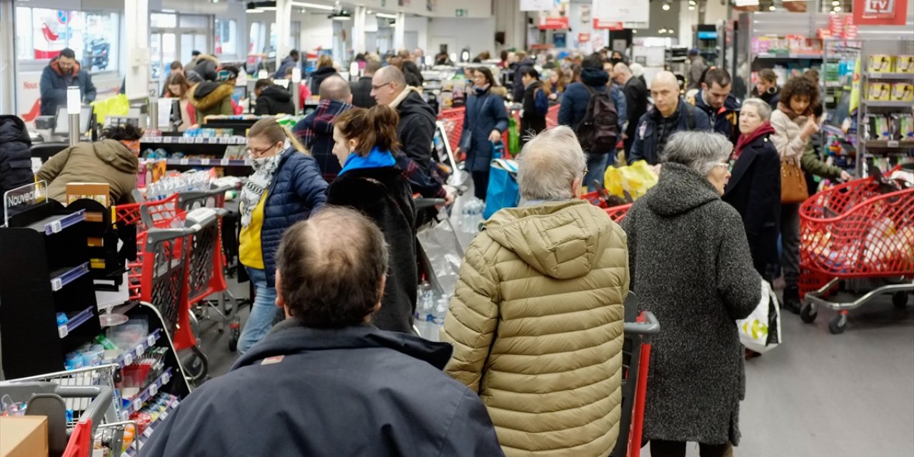 Avrupa Vatandaşlarının En Büyük Endişesi "Hayat Pahalılığı" ve "Ekonomik Durum"