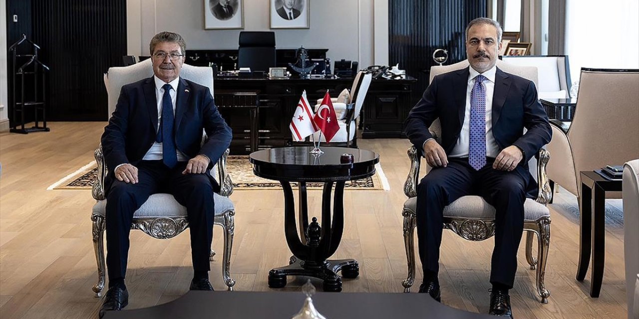 Dışişleri Bakanı Fidan, KKTC Başbakanı Üstel İle Bir Araya Geldi