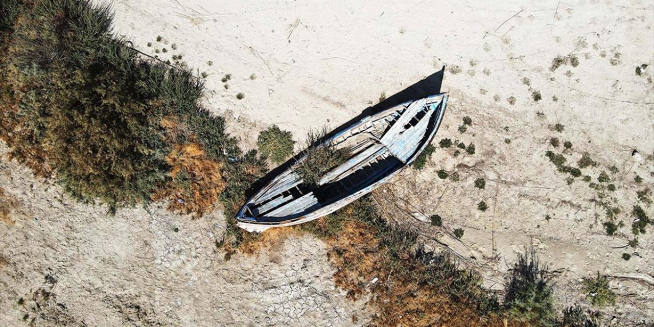 Ege Bölgesi'nin En Büyük Doğal Gölü Bafa, Kuraklığın Etkisiyle 30 Metre Çekildi