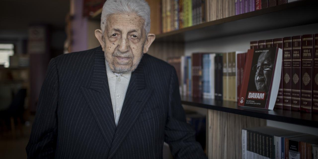 Recai Kutan Vefat Etti