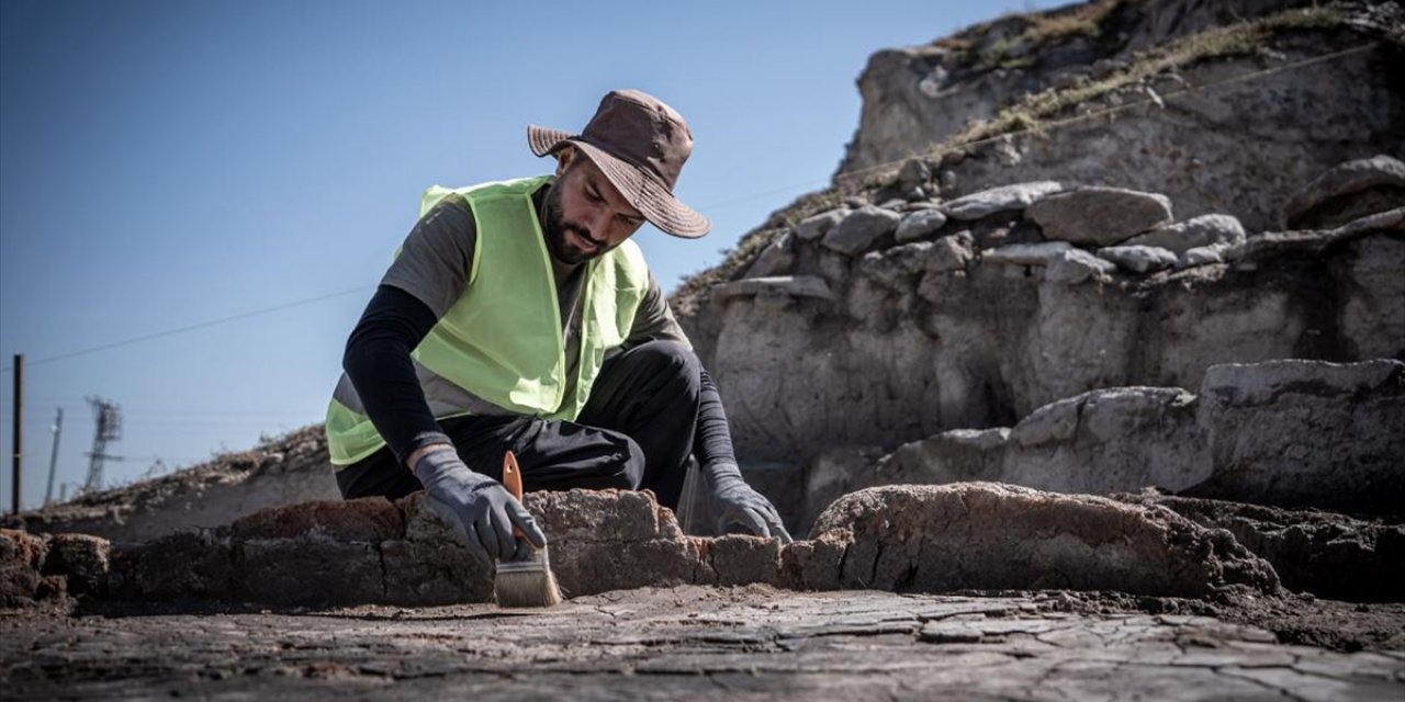 Erzurum'un Kazılarda Çıkan 7 Bin Yıllık Geçmişi Öğrencilere Tez Konusu Oluyor