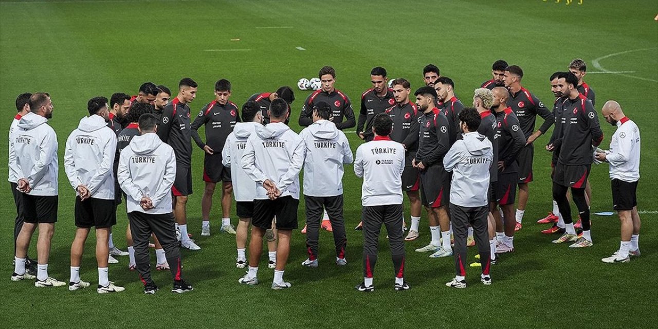 A Milli Futbol Takımı, Karadağ Maçının Hazırlıklarına Başladı