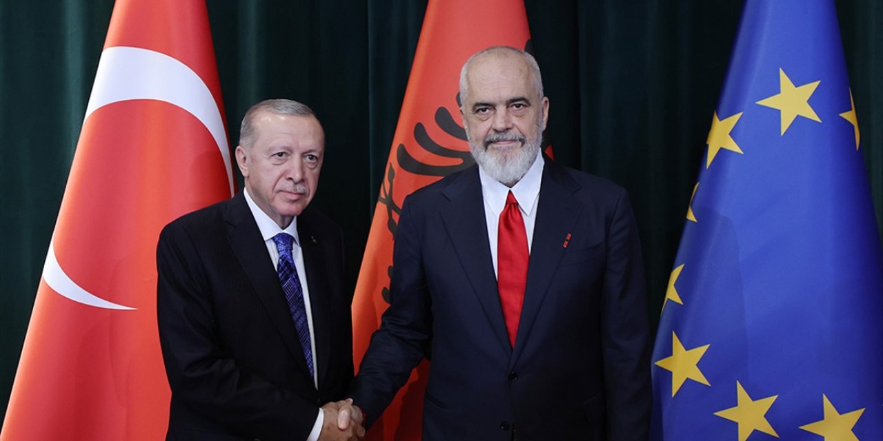 Gazze'de Bir Yıldır Devam Eden Soykırım Tüm İnsanlığın Ortak Utancıdır