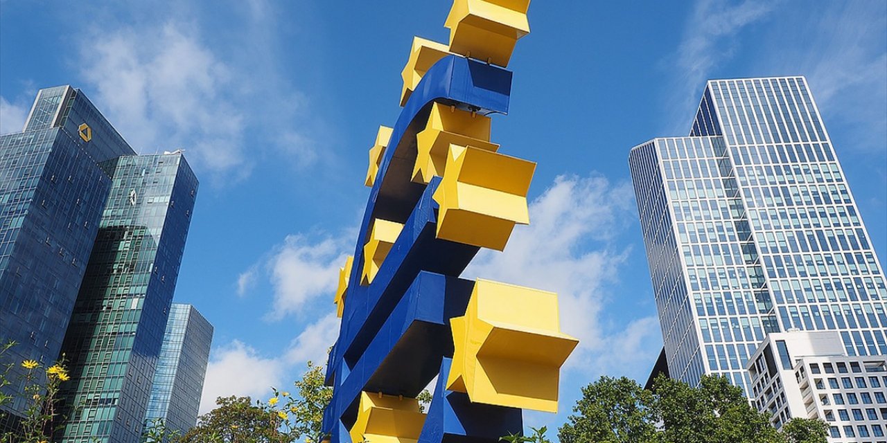 ECB Tutanakları, Üyelerin Daha Fazla Politika Gevşemesi Konusunda Temkinli Duruşuna İşaret Etti