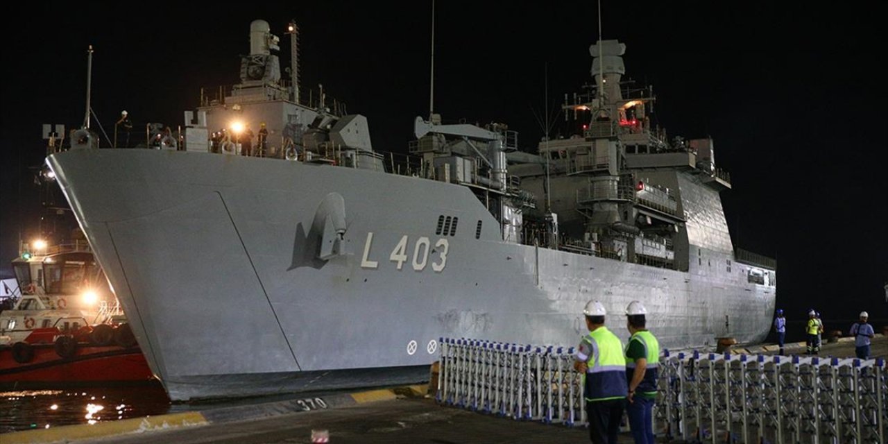 Lübnan'dan Tahliye Edilen Sivilleri Taşıyan TCG Sancaktar da Mersin'e Ulaştı