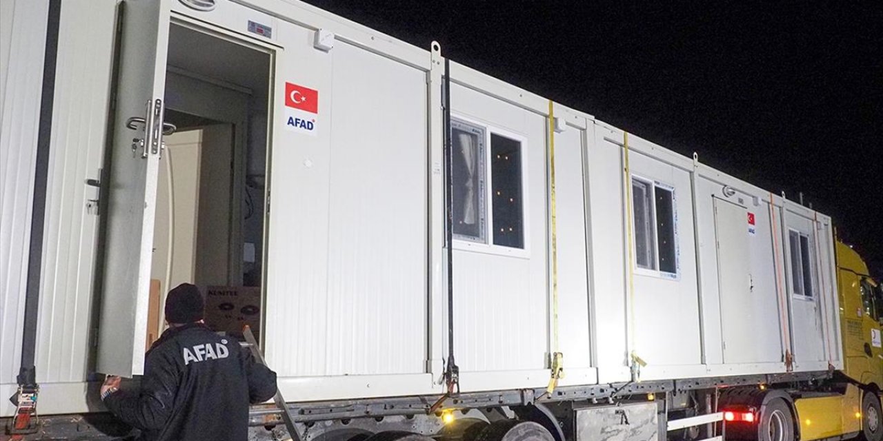 Türkiye'den Gönderilen Konteyner Evler Bosna Hersek'teki Sel Bölgesine Ulaştı