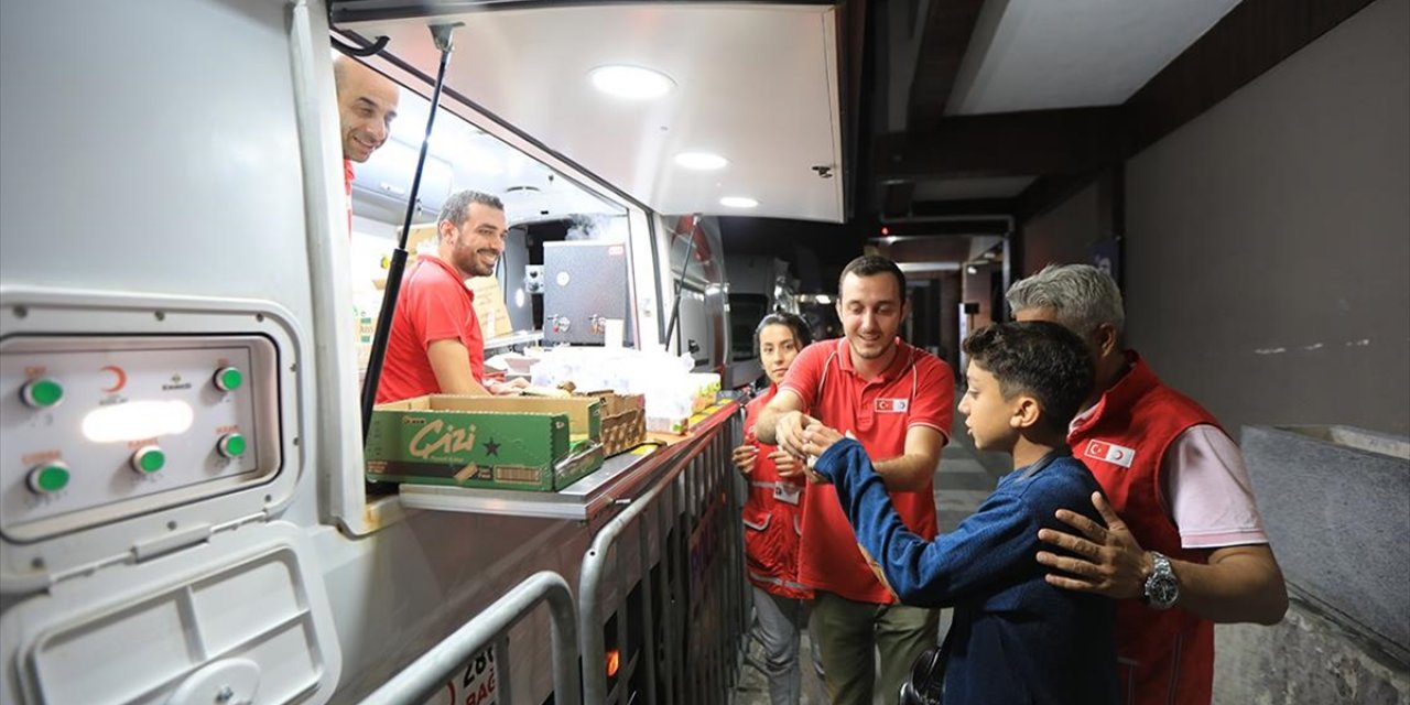 Türk Kızılay, Lübnan'dan Tahliye Edilen Türk Vatandaşlarına Beslenme Desteği Sağlıyor