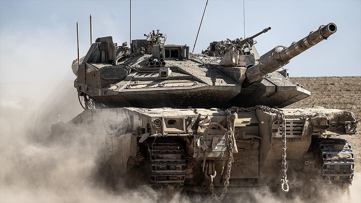 İsrail tankları Suriye'ye girdi