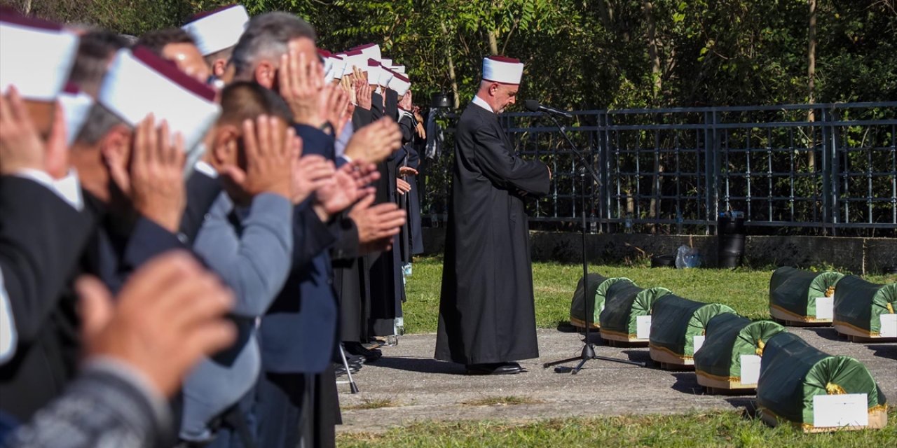 Bosna Hersek'teki Sel Felaketinde Hayatını Kaybedenler İçin Toplu Cenaze Töreni