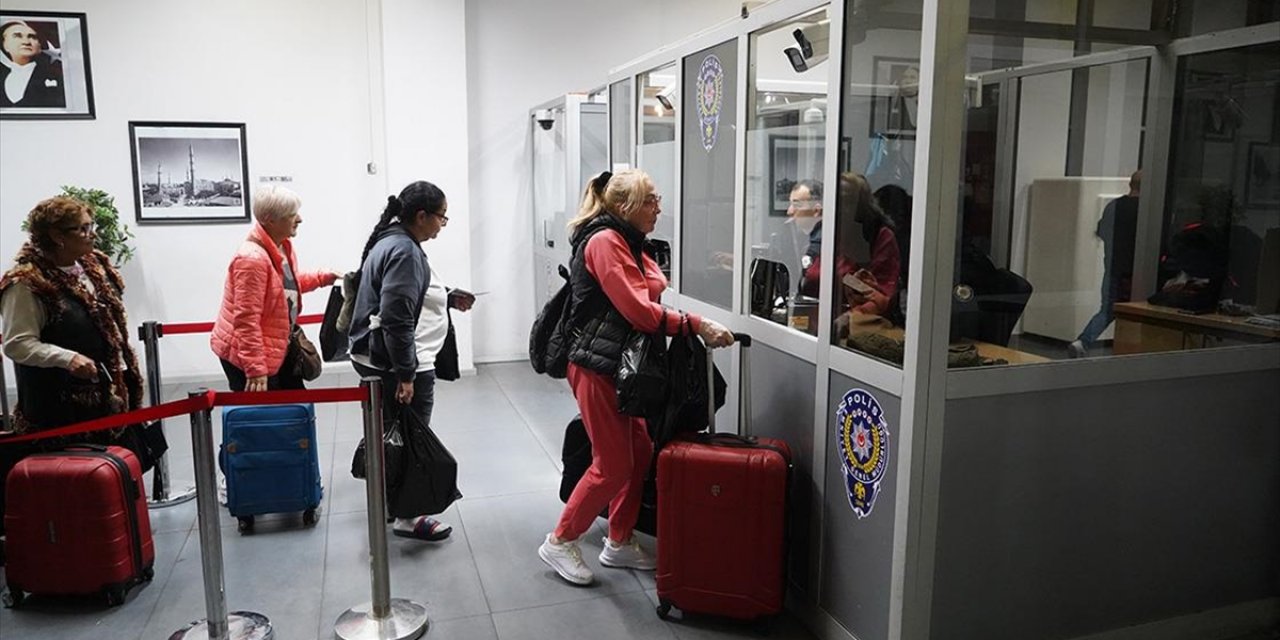 Kapıkule'de Otobüs Yolcularının Bekleme Sürelerini Azaltacak Proje Uygulamaya Geçti