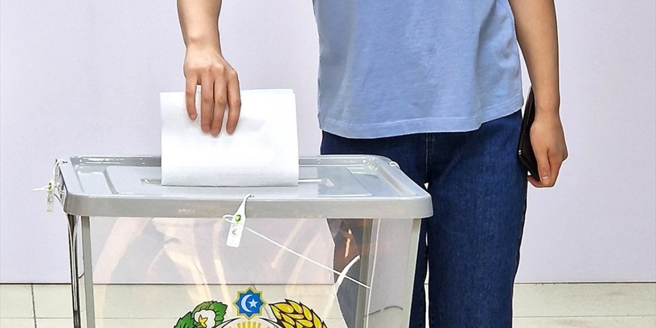 Özbekistan'da 27 Ekim'deki Parlamento Seçimi İçin Erken Oy Kullanma Süreci Başladı