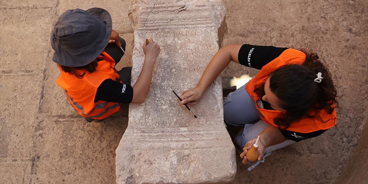 Mersin'deki Anemurium Antik Kenti'nde Sporcuya Ait Yazıt Bulundu