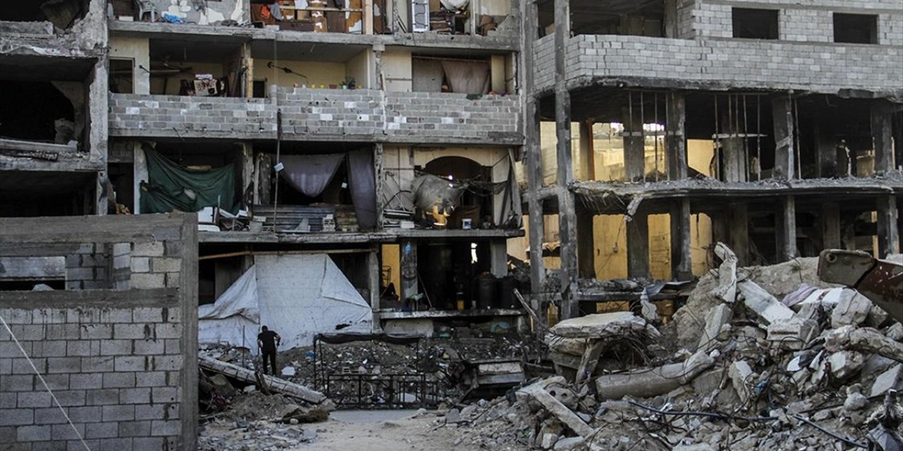 İsrail'in 378 Gündür Saldırılarını Sürdürdüğü Gazze'de Can Kaybı 42 Bin 500'e Çıktı