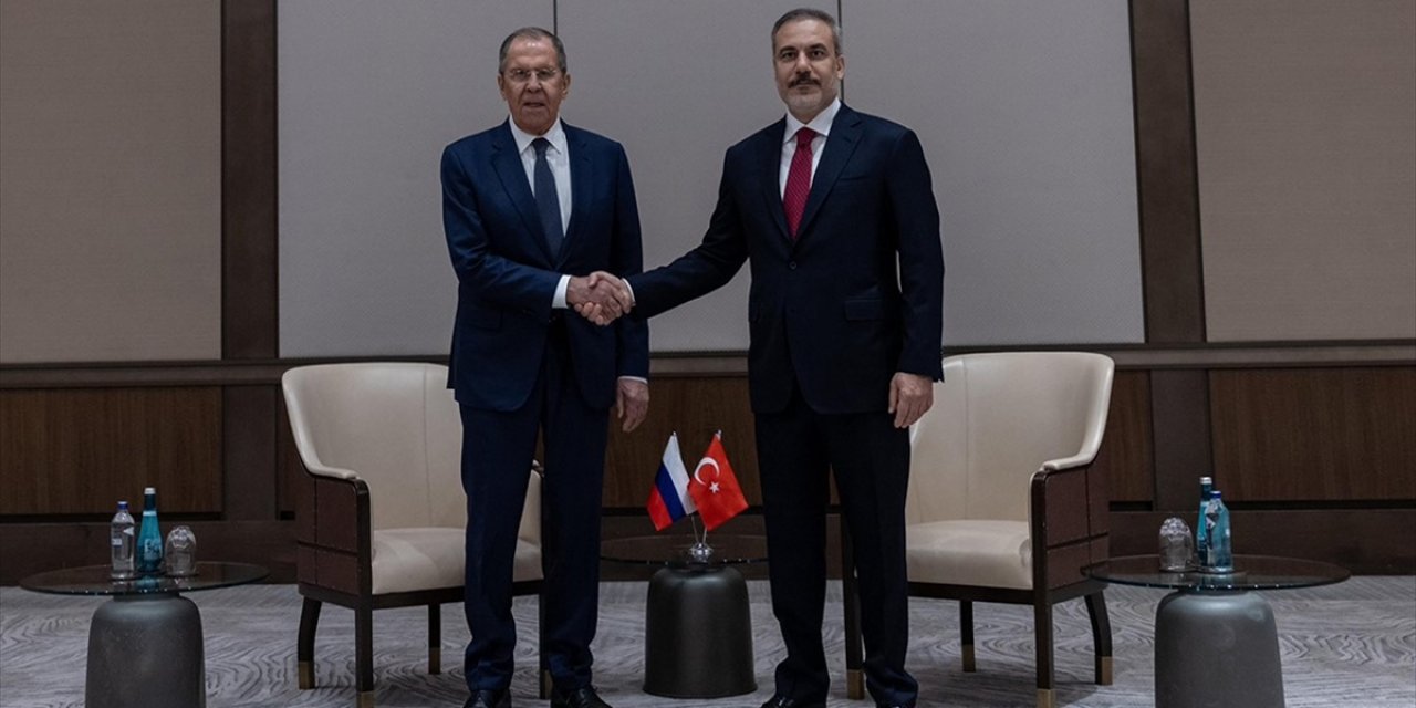 Dışişleri Bakanı Fidan, İstanbul'da Rus Mevkidaşı Lavrov İle Görüştü