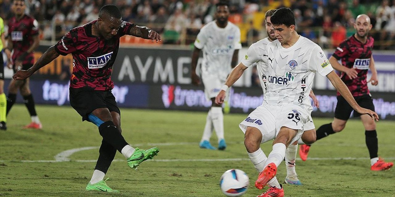 Kasımpaşa, Alanyaspor Deplasmanından 3 Puanla Dönüyor