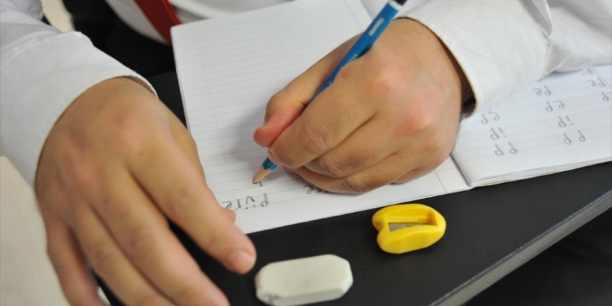 Dünyada 781 Milyon Yetişkin Okuma Yazma Bilmiyor