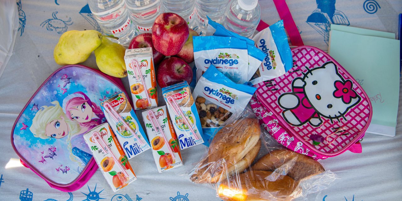 Kuşadası Belediyesi’nin Beslenme Çantası Desteği Bu Yıl da Başladı