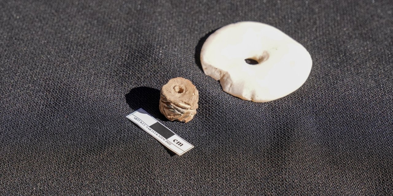 Diyarbakır'da Amida Höyük'teki Kazılarda Silindirik Mühür Bulundu