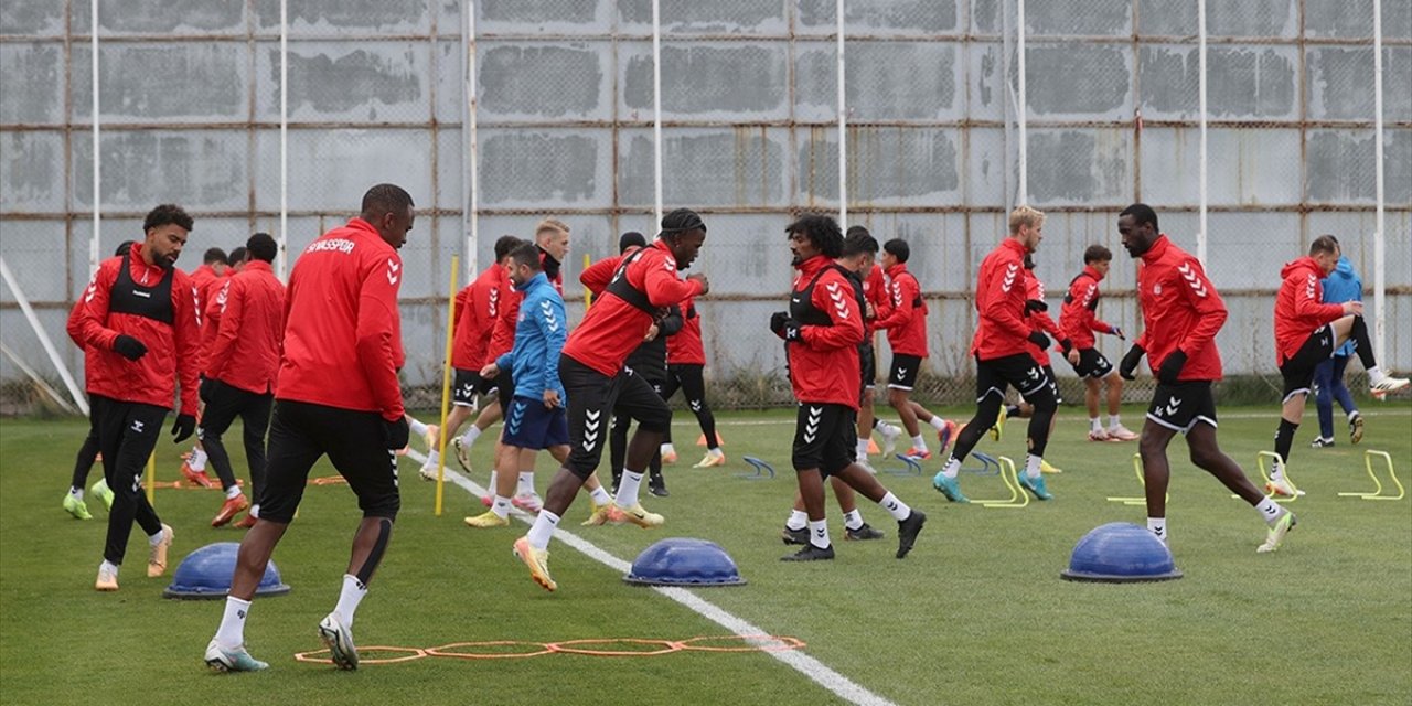 Sivasspor, Süper Lig'de Yarın Adana Demirspor'a Konuk Olacak