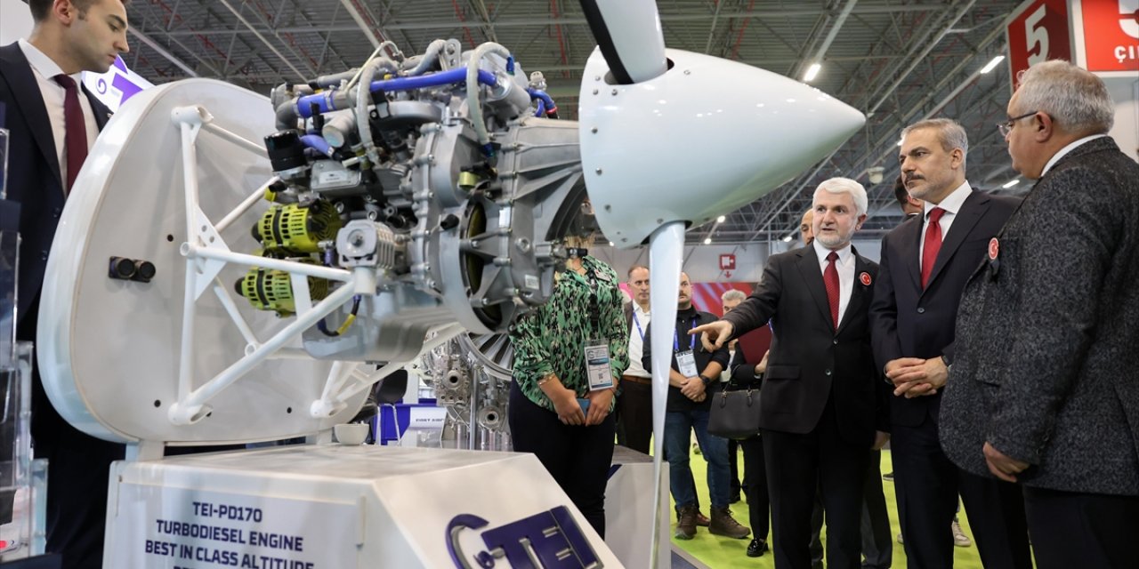 Bakan Fidan, Saha Expo Uluslararası Savunma, Havacılık Ve Uzay Sanayii Fuarı'nı Gezdi