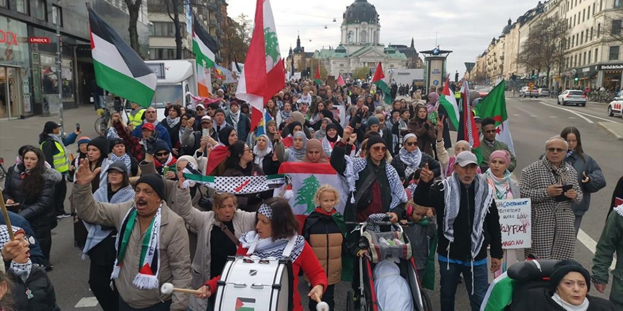 İsveç'te İsrail'in Gazze ve Lübnan'a Yönelik Saldırıları Protesto Edildi