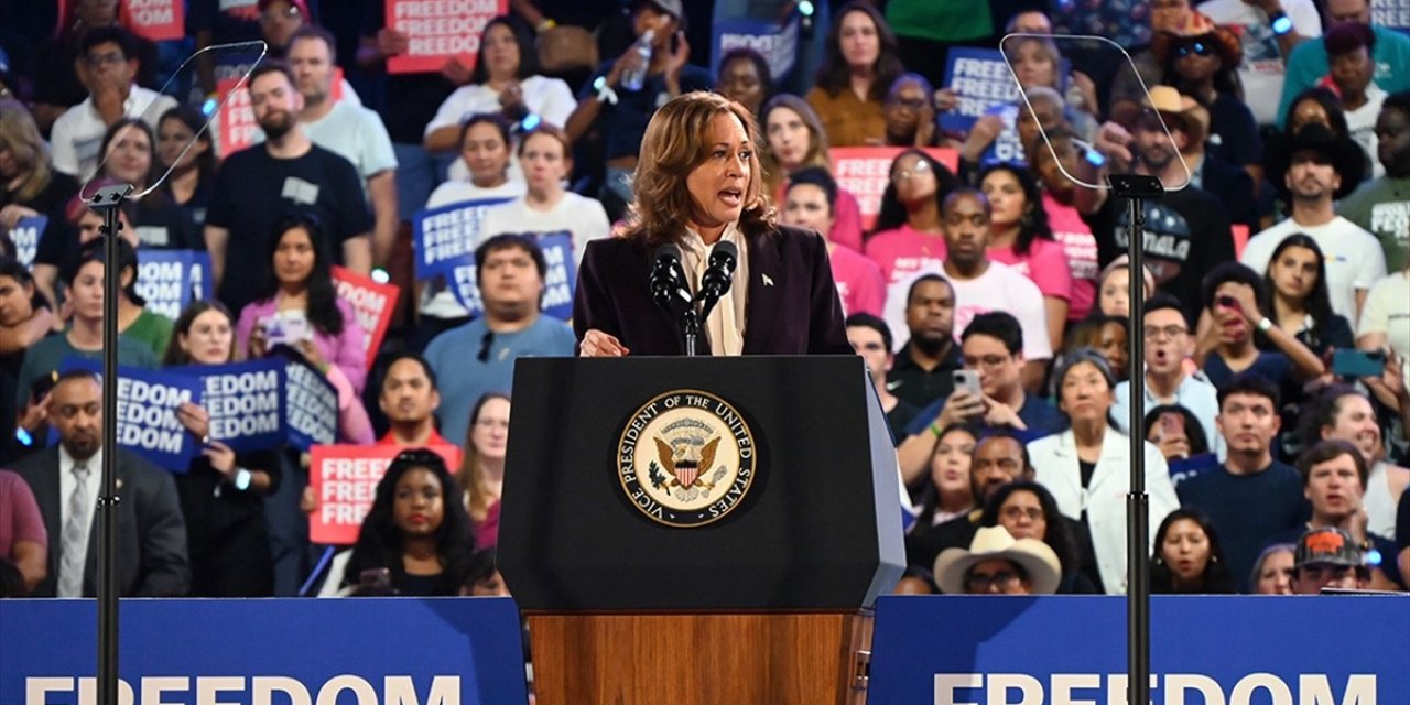 ABD'de Demokrat Başkan Adayı Harris'in Konuşması Sırasında Bir Grup İsrail'i Protesto Etti