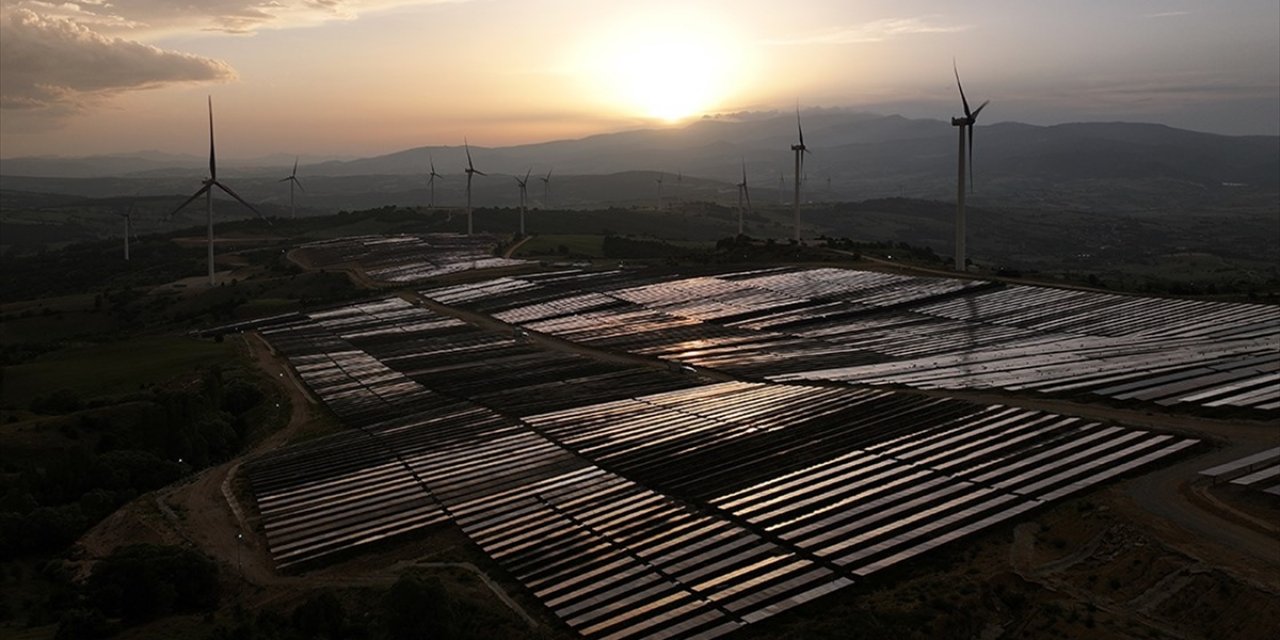Küresel Temiz Enerji Teknolojileri Pazar Büyüklüğü 10 Yılda 2 Trilyon Doları Aşacak