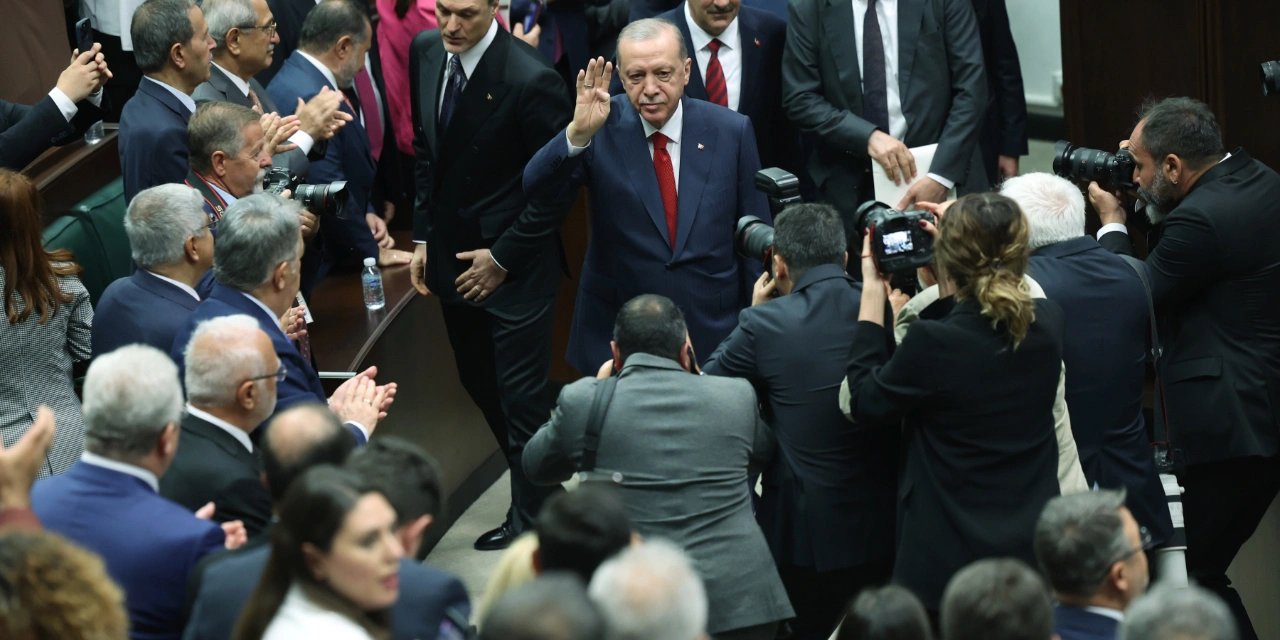 Öcalan Çağrısına Meclis'te Yanıt Verdi: Bahçeli'ye Şükran, Özel'e Tebrik