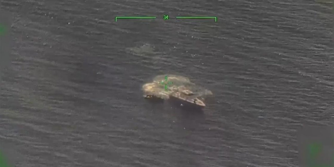 Yunanistan'ın Denize Bıraktığı Bottaki Düzensiz Göçmenleri Türkiye Kurtardı