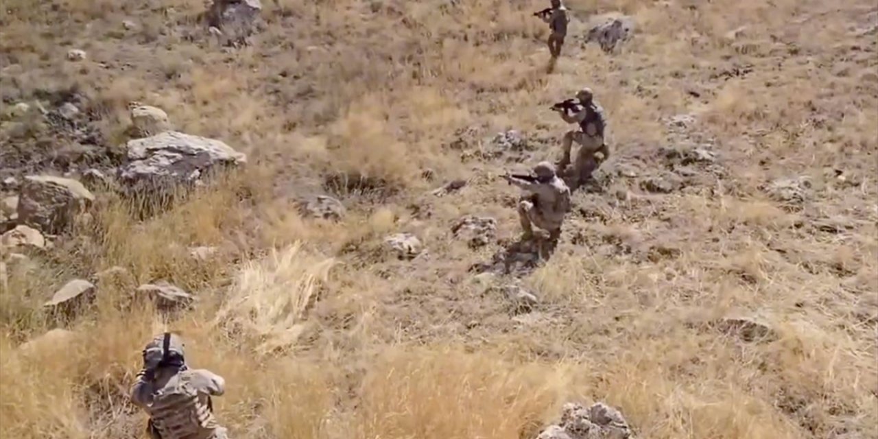 "Gürz-25" Operasyonlarında Teröristlerin Kullandığı 37 Mağara, Sığınak ve Barınma Alanı İmha Edildi