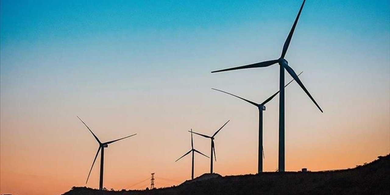 Türkiye'nin Yenilenebilir Enerji Projeleri İçin 70 Milyon Dolarlık Yatırım Planı İmzaladı