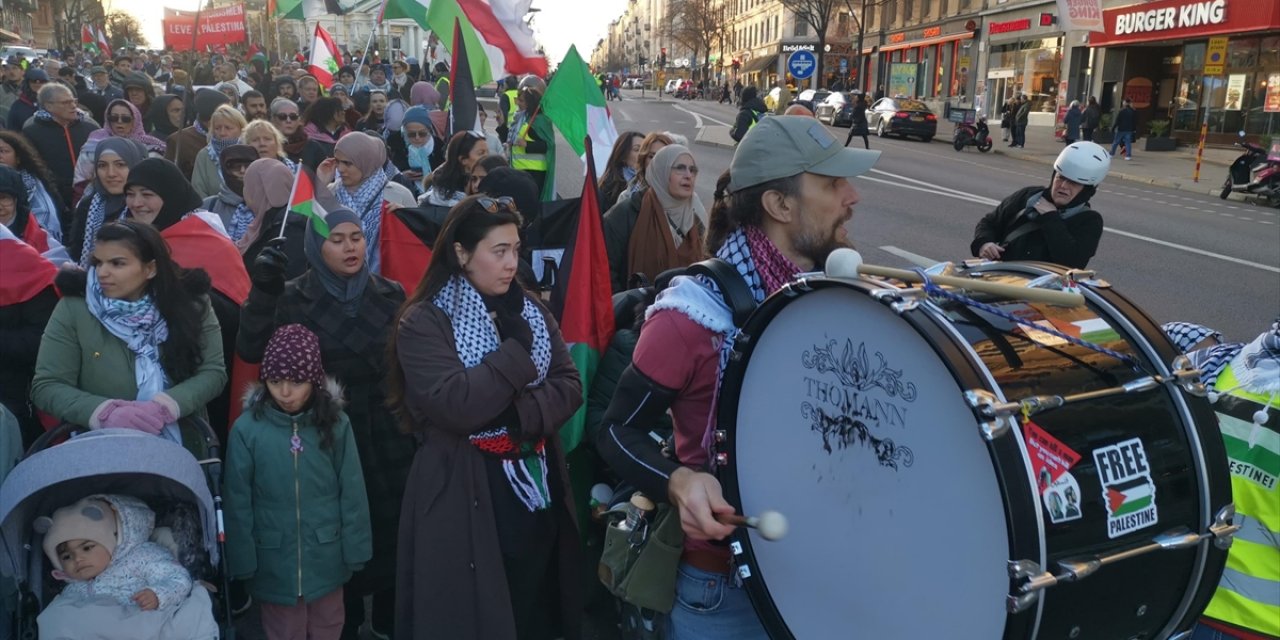İsveç'te İsrail'in Gazze, Lübnan ve İran'a  Yönelik Saldırıları Protesto Edildi