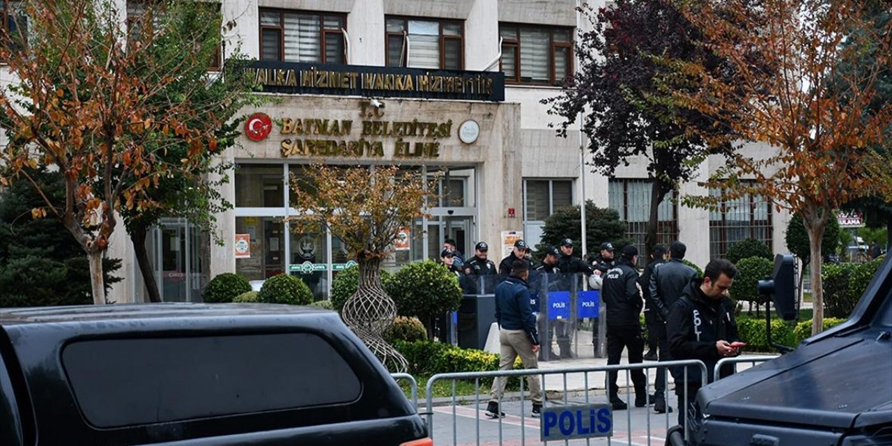 Mardin, Batman ve Halfeti Belediye Başkanları Görevden Uzaklaştırıldı