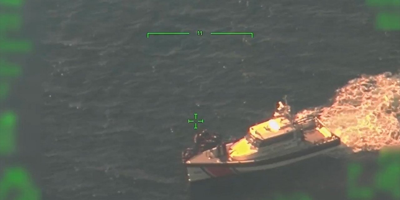 Yunanistan'ın Denize Bıraktığı Bottaki Düzensiz Göçmenleri Türkiye Kurtardı