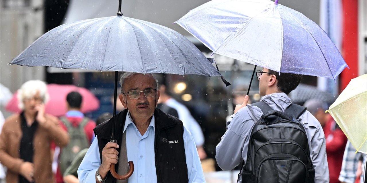 Doğu Karadeniz İçin Kuvvetli Yağış, Orta ve Doğu Karadeniz İçin Fırtına Uyarısı