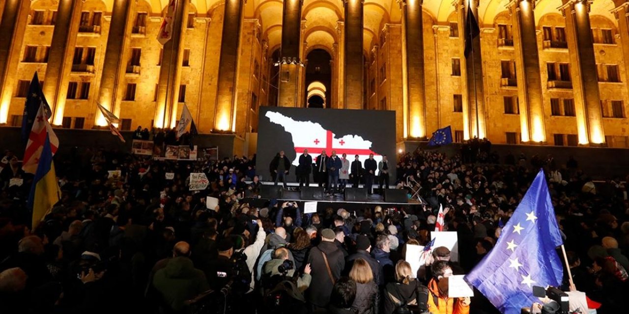 Gürcistan'da Parlamento Seçim Sonuçlarını Kabul Etmeyen Muhalefetten Yeni Seçim Çağrısı