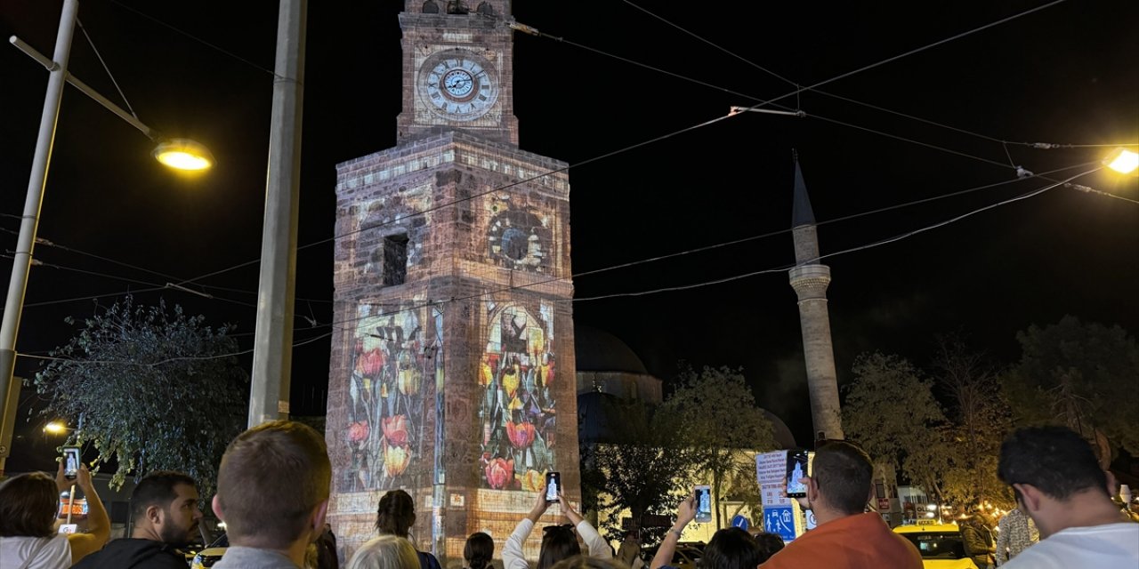 Antalya Kültür Yolu Festivali'nde "Zamanın Hüneri" Tarihi Saat Kulesi'ne Yansıtıldı