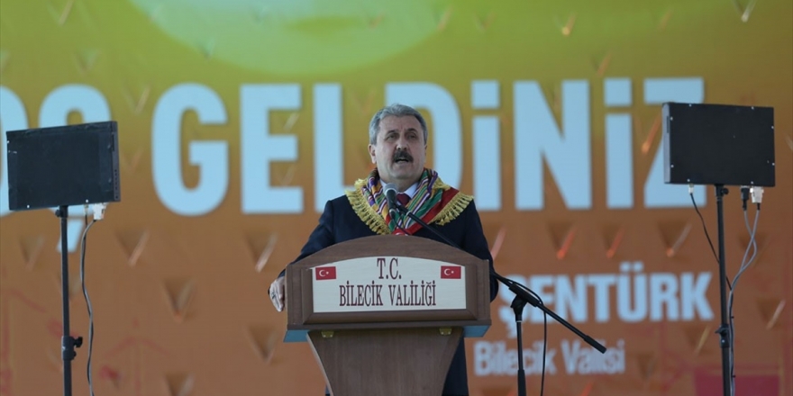 'Torunlarımıza Özgür Bir Vatan Teslim Etmeye Mecburuz'