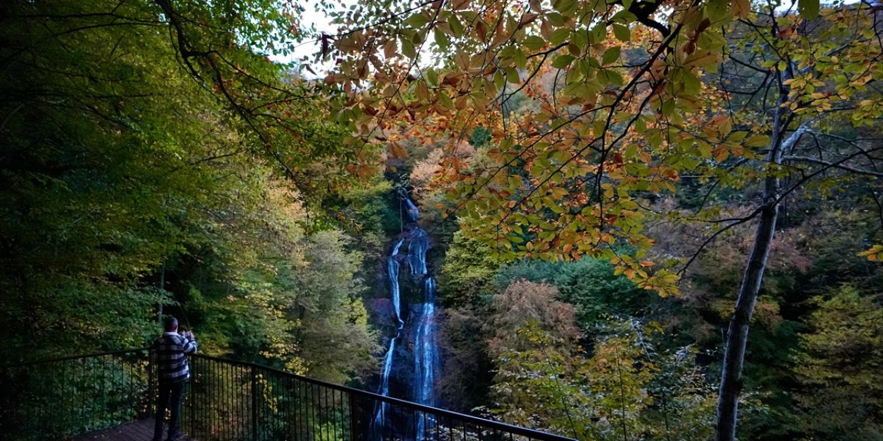 Güzeldere Şelalesi Tabiat Parkı Sonbahar Renkleri Arasında Vakit Geçirme İmkanı Sunuyor
