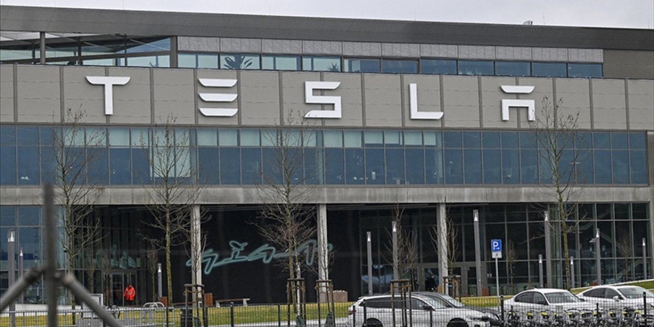 Tesla'nın Piyasa Değeri 1 Trilyon Dolara Ulaştı