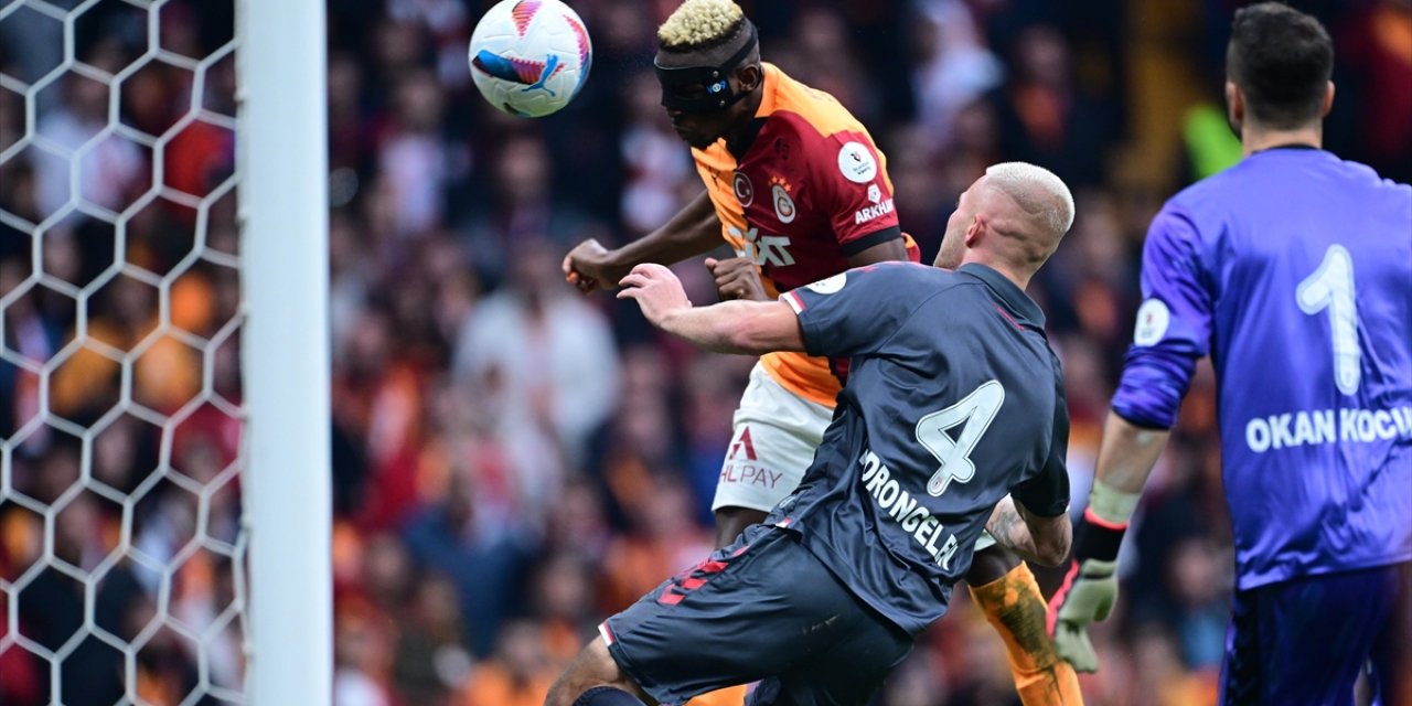 Galatasaray Namağlup Liderliğini Sürdürdü