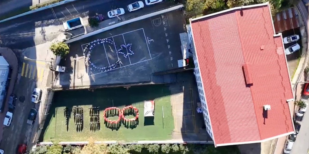 Giresun'da 200 Öğrenci Atatürk'ü "1938" Koreografisiyle Andı