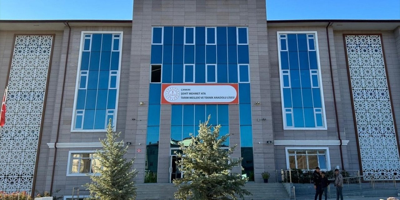 Mesleki Eğitimde "İhtisaslaşmış" Okullar Hayata Geçiriliyor