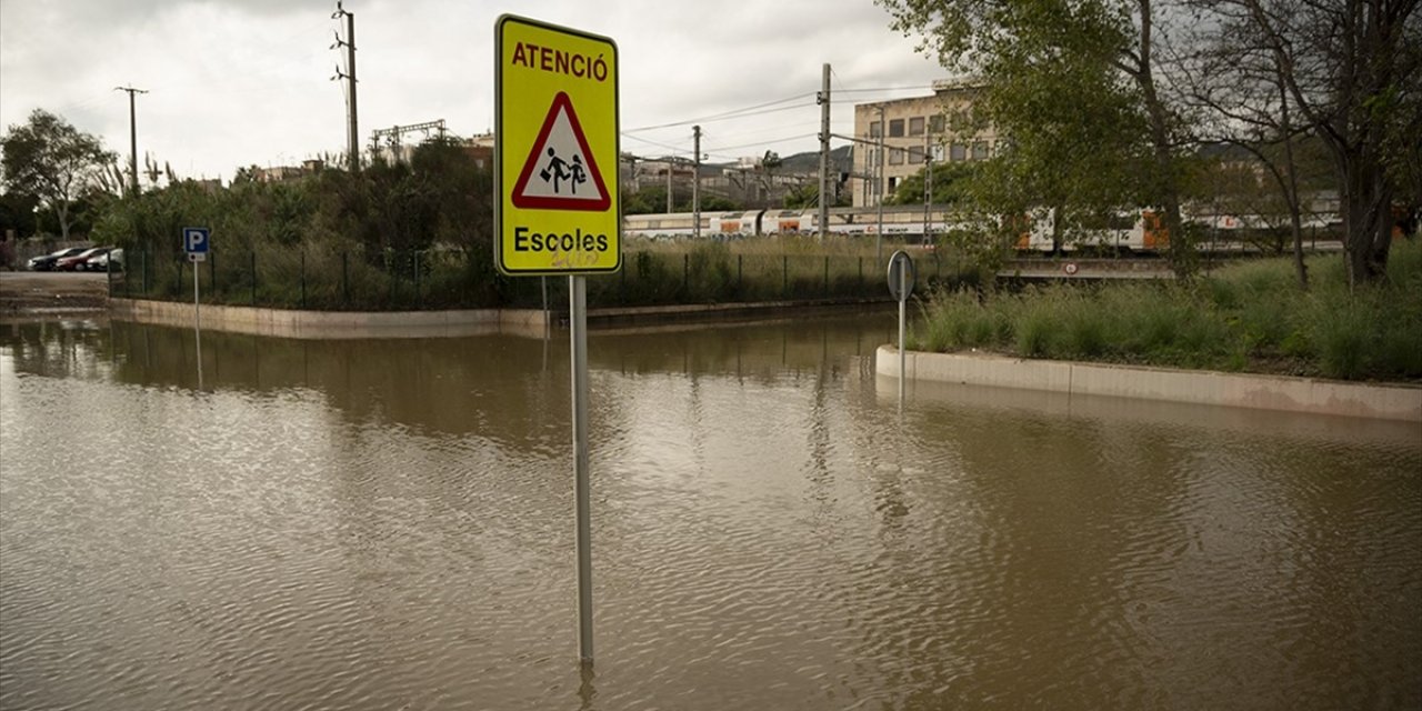 İspanya'nın 8 Özerk Bölgesinde Şiddetli Yağış Alarmı Verildi