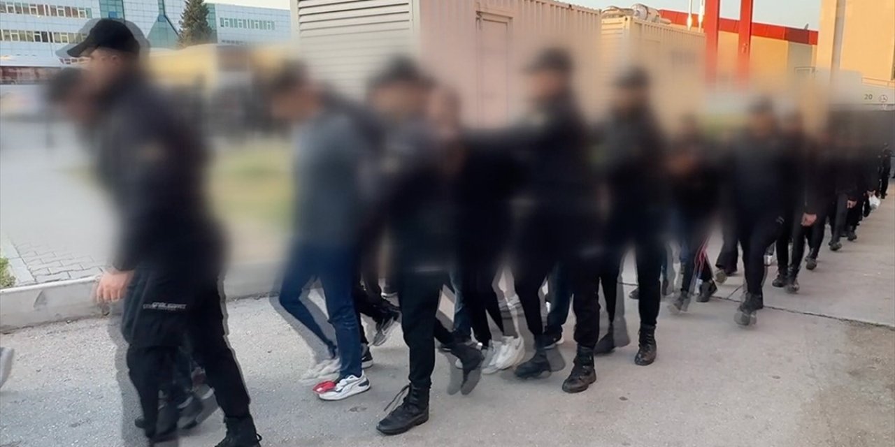 Adana Merkezli "Kuyu-37" Operasyonlarında Yakalanan 207 Zanlı Tutuklandı