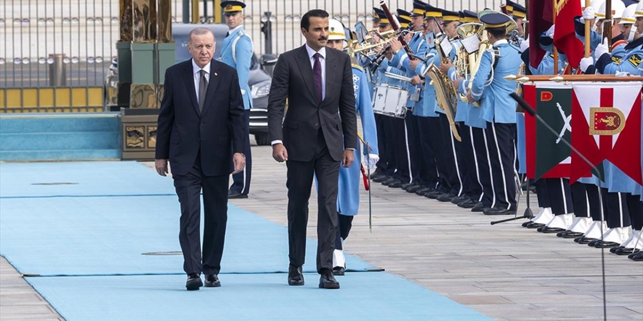 Cumhurbaşkanı Erdoğan, Katar Emiri Al Sani'yi Resmi Törenle Karşıladı